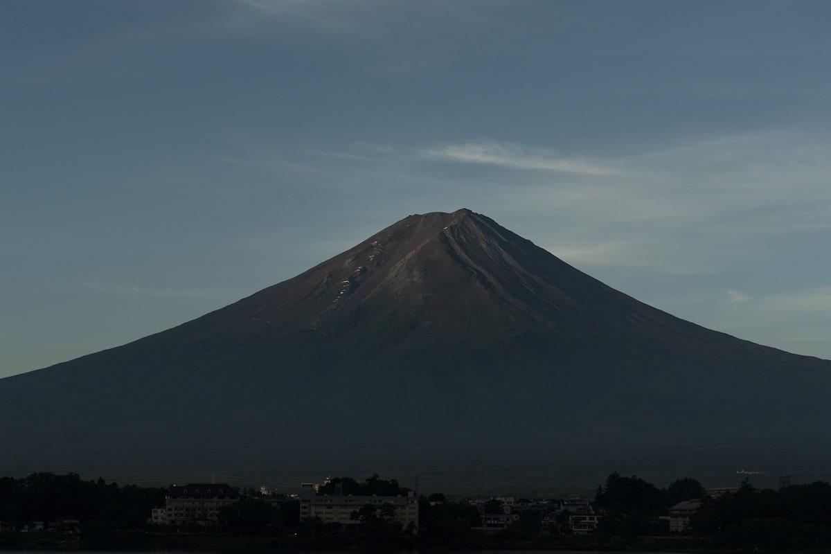 Japan’s Mount Fuji is still without its snowcap for the first time in 130 years