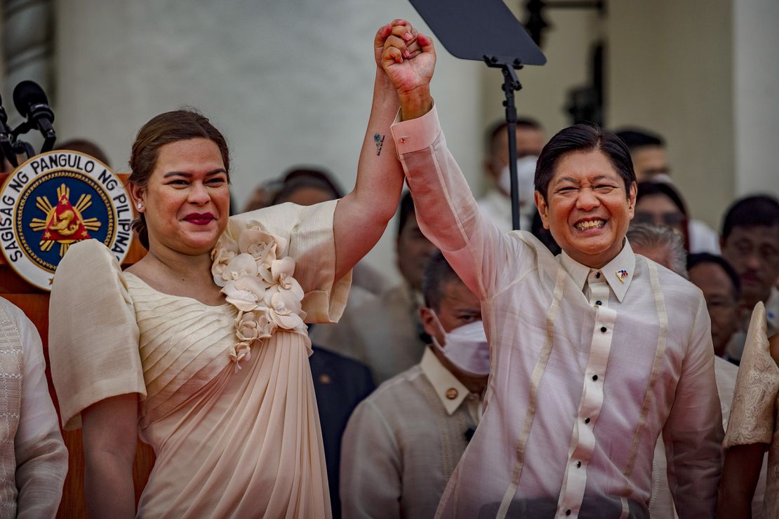 All smiles in a show of unity from Sara Duterte-Carpio and Ferdinand Marcos Jr. at the presidential inauguration on June 30, 2022.