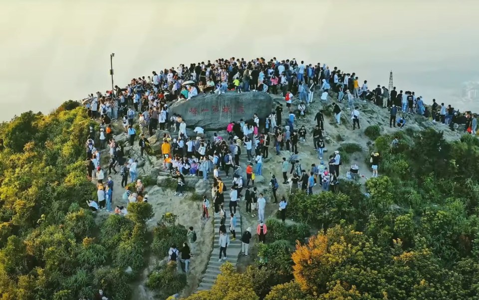 The First Peak of Pengcheng is a hugely popular tourist destination